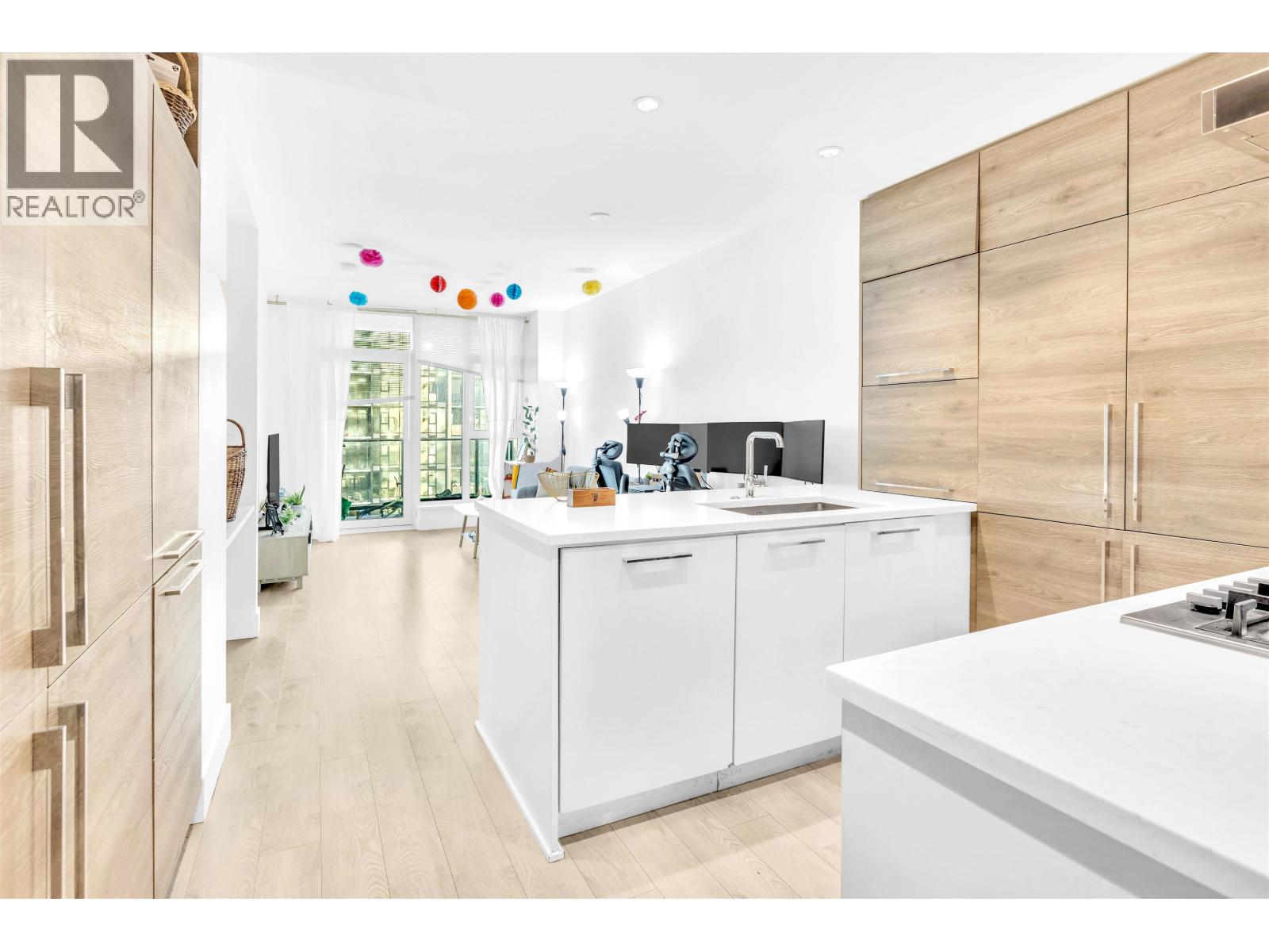 1411 7303 Noble Lane, Burnaby, British Columbia  V3N 0H2 - Photo 2 - R3063006