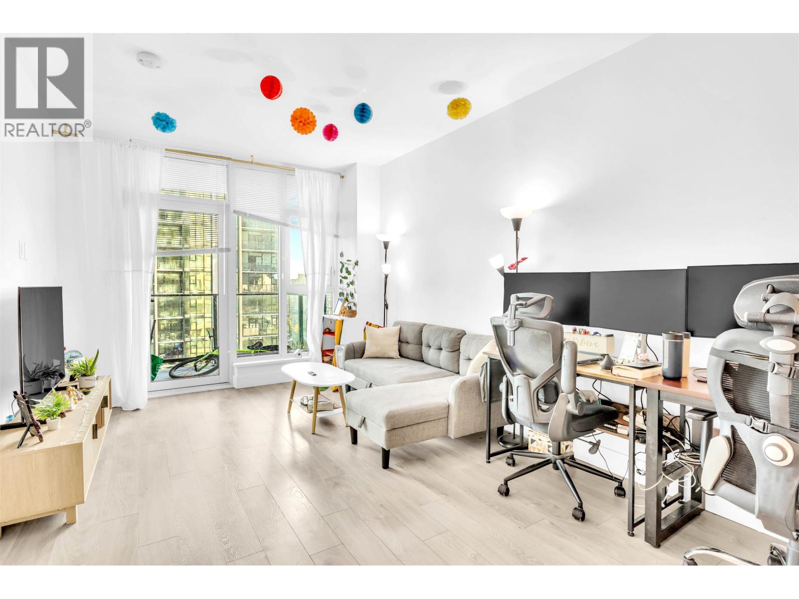 1411 7303 Noble Lane, Burnaby, British Columbia  V3N 0H2 - Photo 3 - R3063006