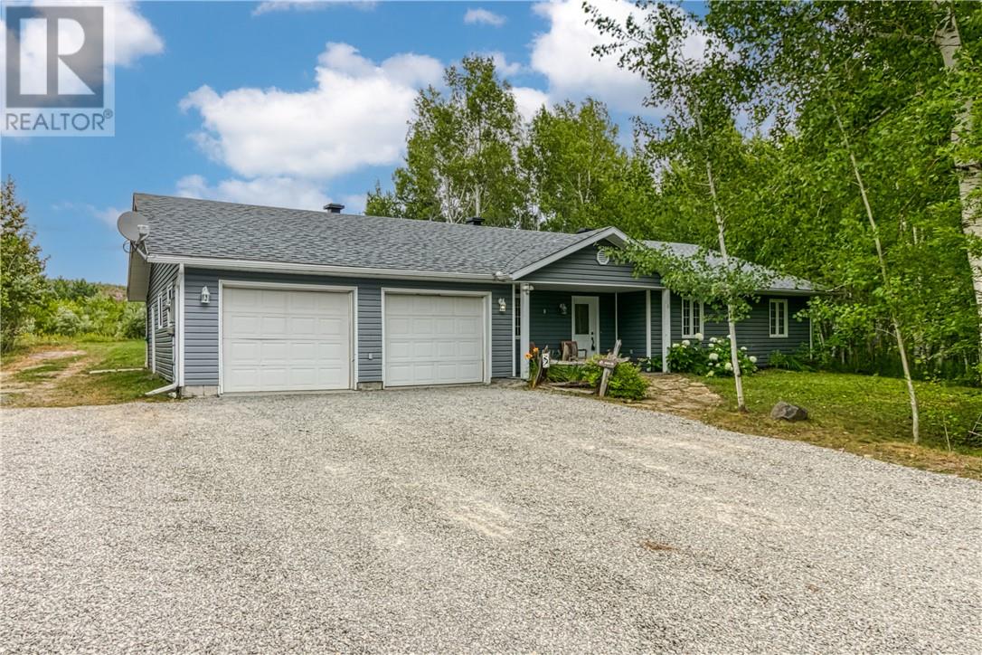 461 Goodwill Drive, Garson, Ontario  P3L 1E8 - Photo 2 - 2124084