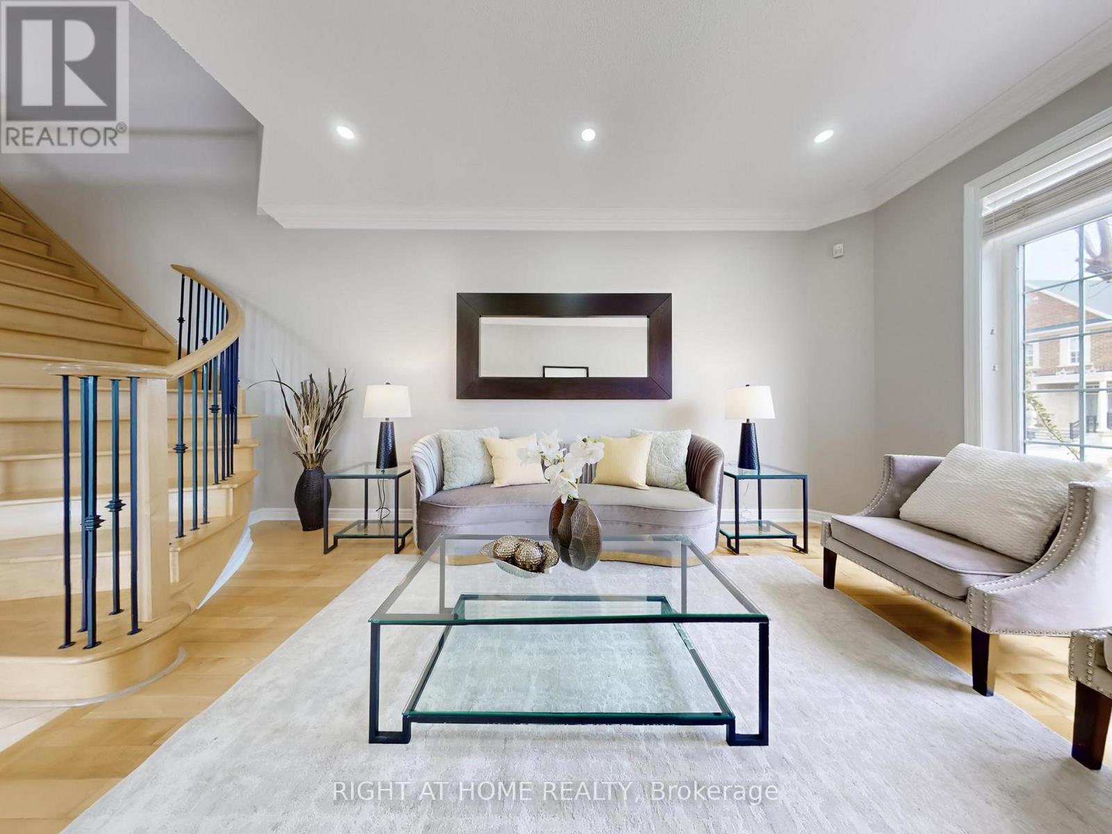 3585 Stonecutter Crescent, Mississauga, Ontario  L5M 7N7 - Photo 4 - W12498638