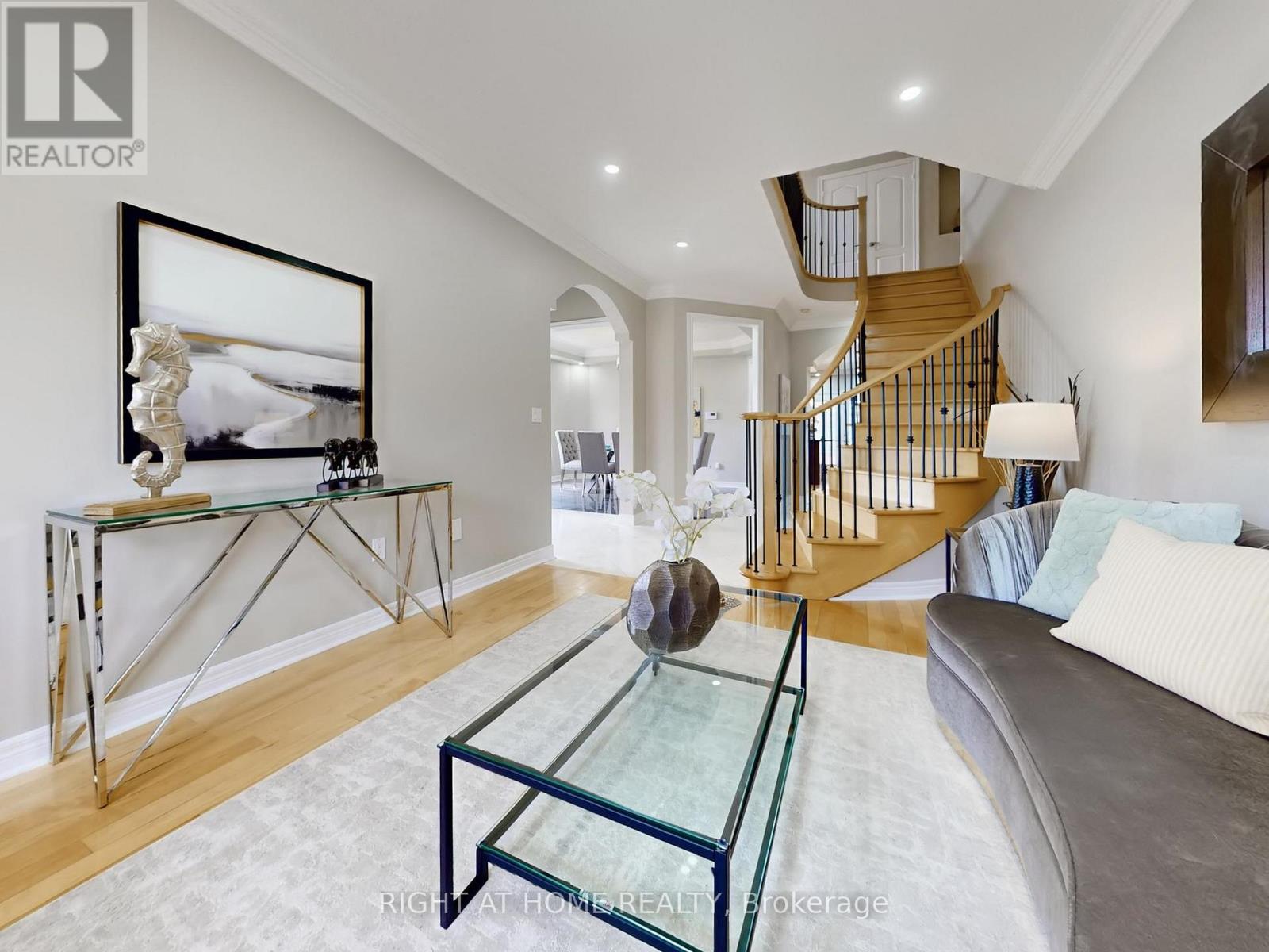 3585 Stonecutter Crescent, Mississauga, Ontario  L5M 7N7 - Photo 5 - W12498638