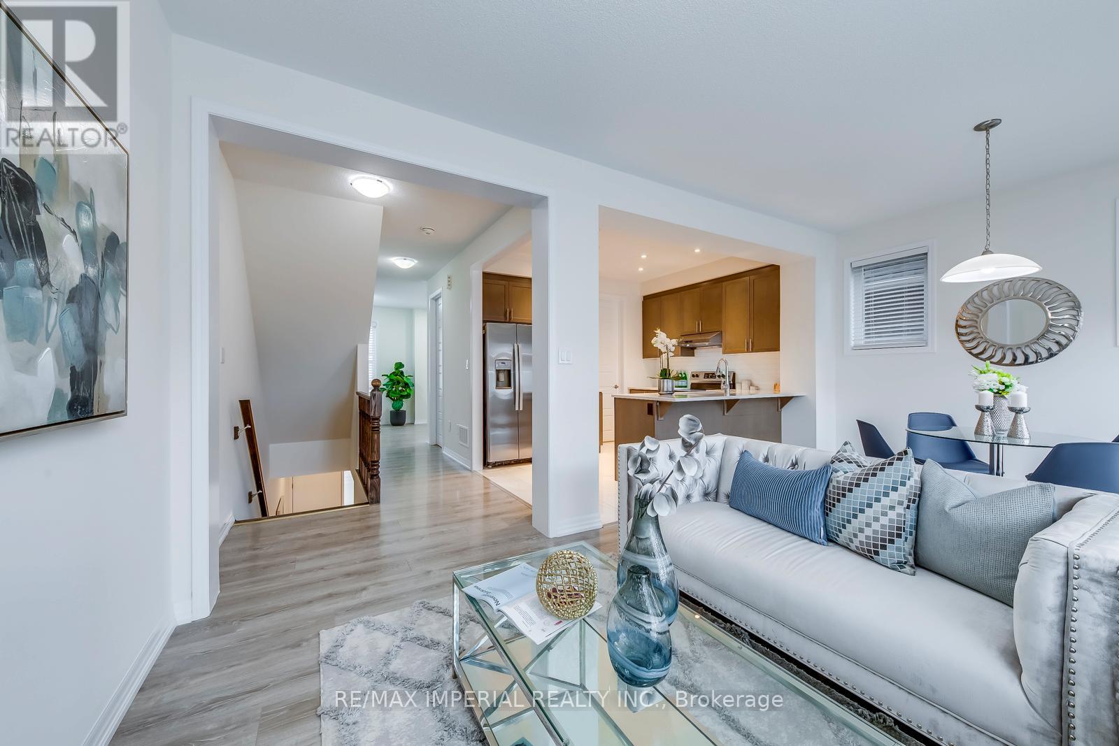 3334 Carding Mill Trail, Oakville, Ontario  L6M 1R7 - Photo 17 - W12498648