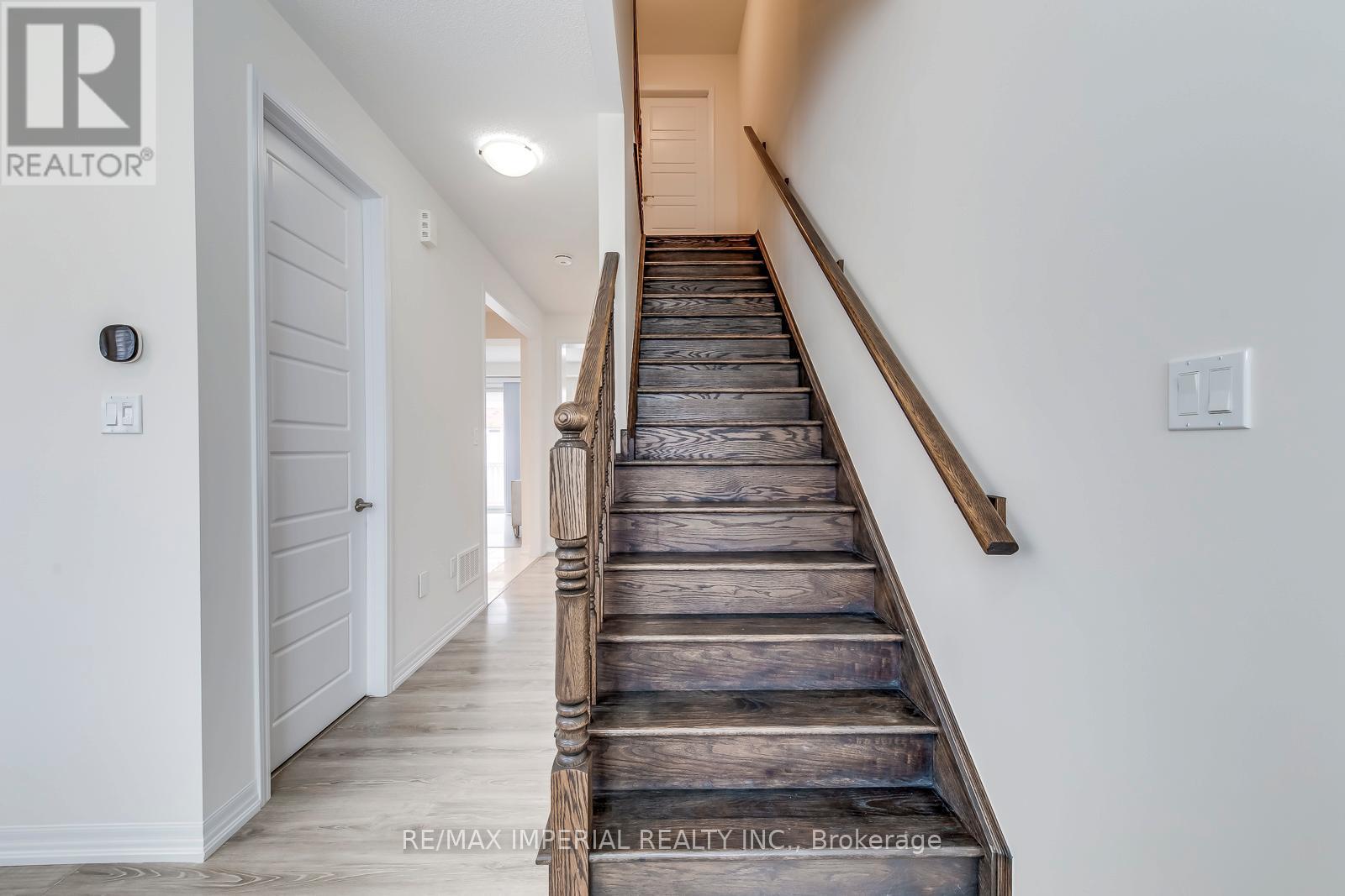 3334 Carding Mill Trail, Oakville, Ontario  L6M 1R7 - Photo 37 - W12498648