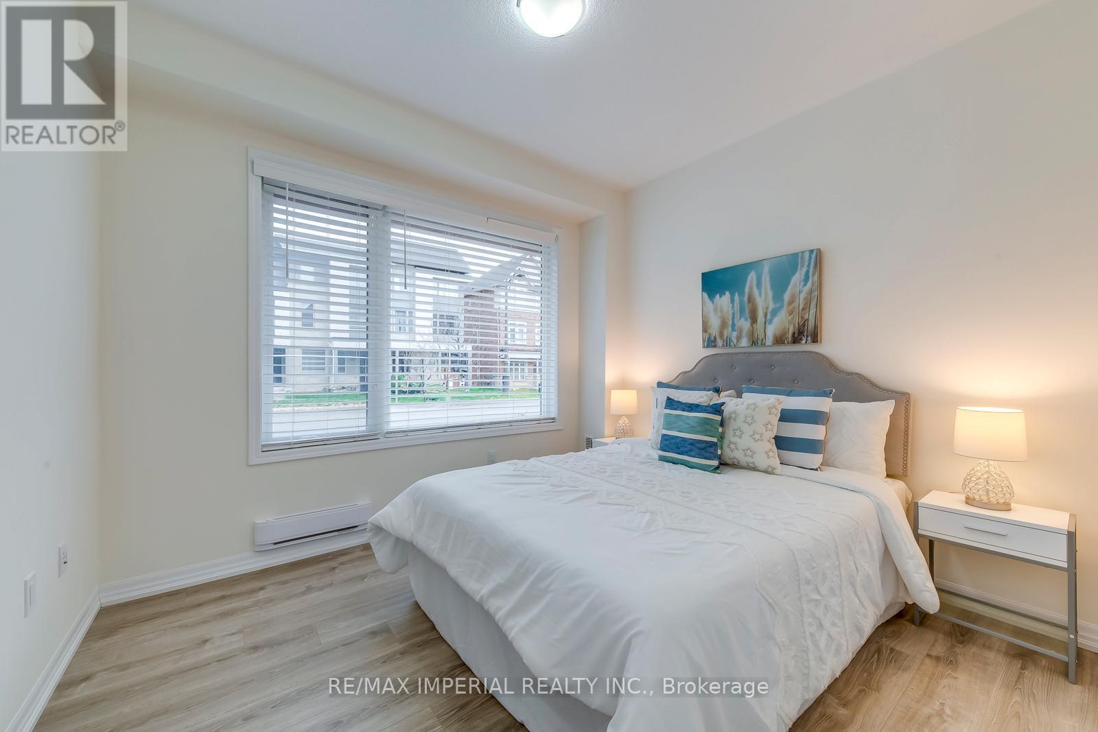 3334 Carding Mill Trail, Oakville, Ontario  L6M 1R7 - Photo 9 - W12498648