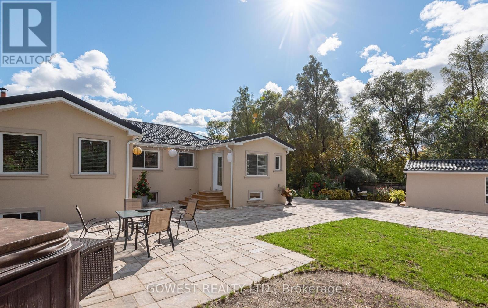 2670 Embleton Road, Brampton, Ontario  L6X 0E2 - Photo 3 - W12498680