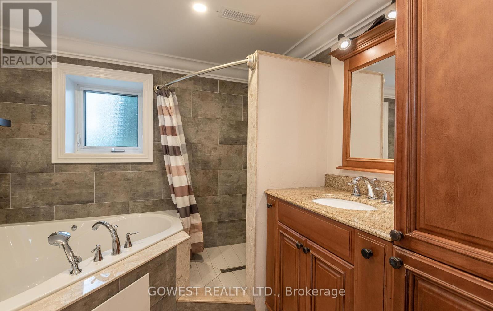 2670 Embleton Road, Brampton, Ontario  L6X 0E2 - Photo 43 - W12498680