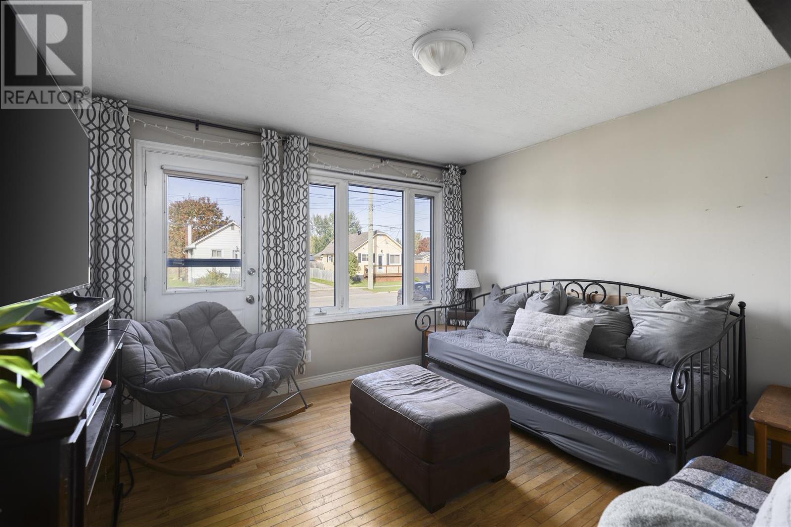 69 Churchill Ave, Sault Ste. Marie, Ontario  P6C 2P9 - Photo 2 - SM253100