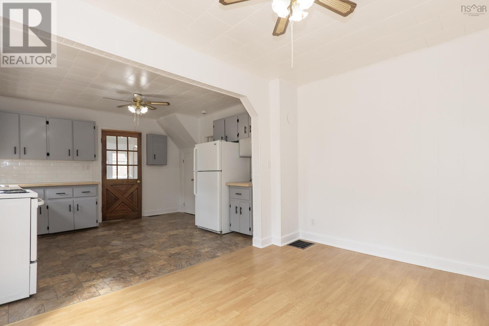 21 Mechanic Street, Springhill, Nova Scotia  B0M 1X0 - Photo 17 - 202523358