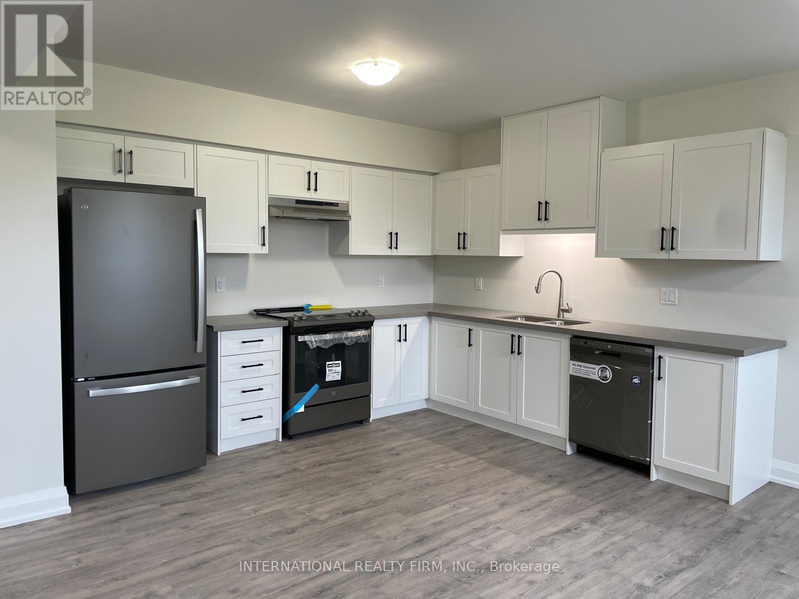 B - 184 Sanderling Crescent, Kawartha Lakes, Ontario  K9V 0M8 - Photo 4 - X12498672