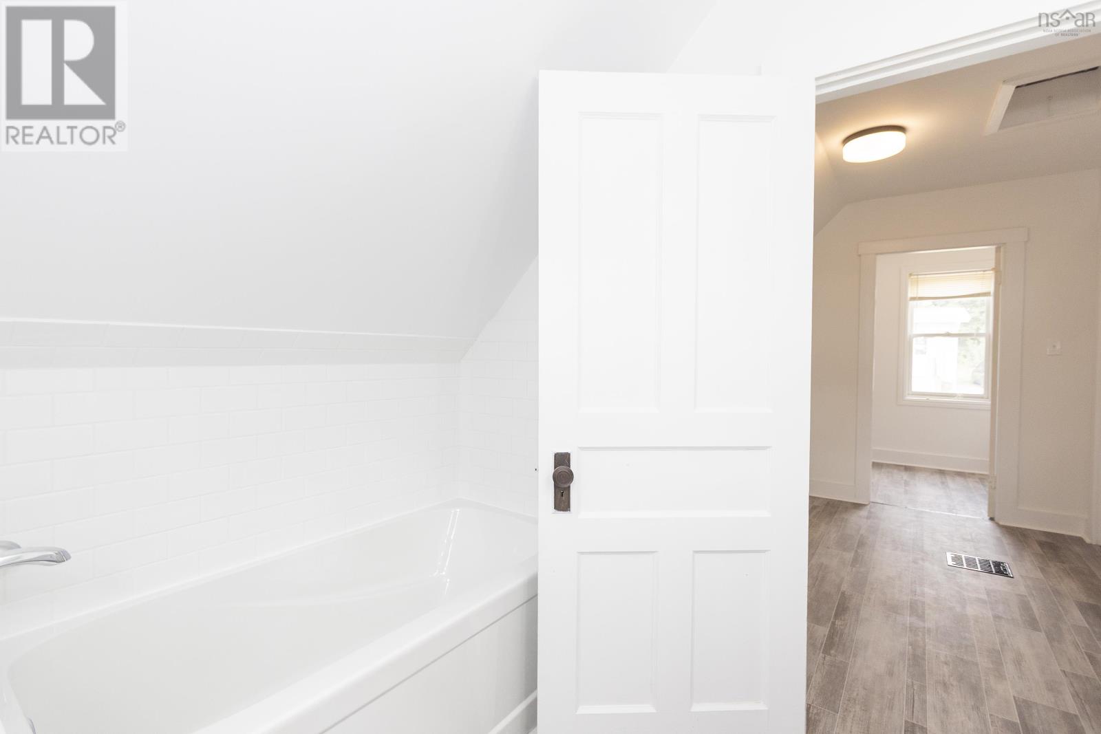 21 Mechanic Street, Springhill, Nova Scotia  B0M 1X0 - Photo 30 - 202523358