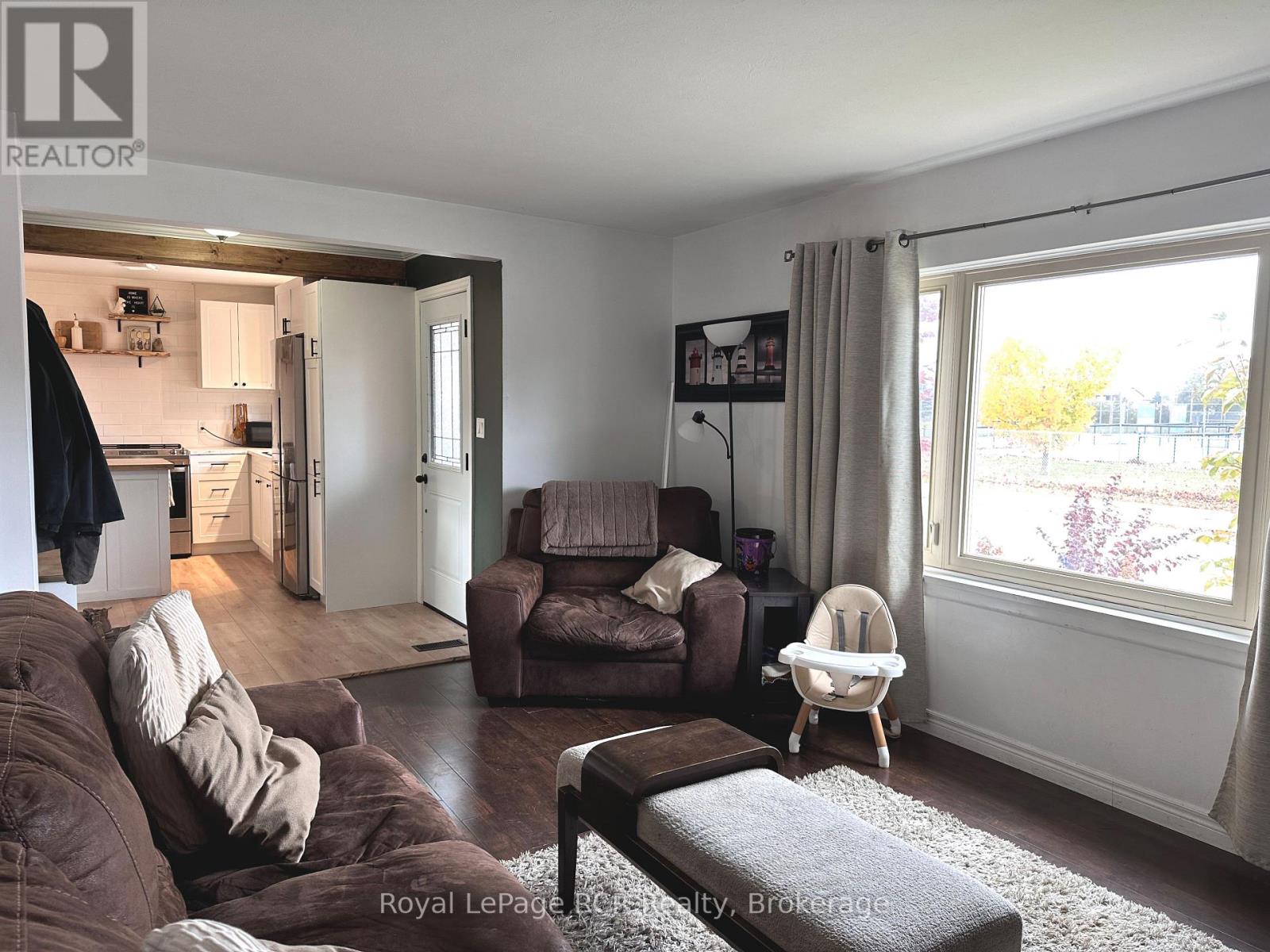 535 13th Street, Hanover, Ontario  N4N 1Y5 - Photo 11 - X12498738