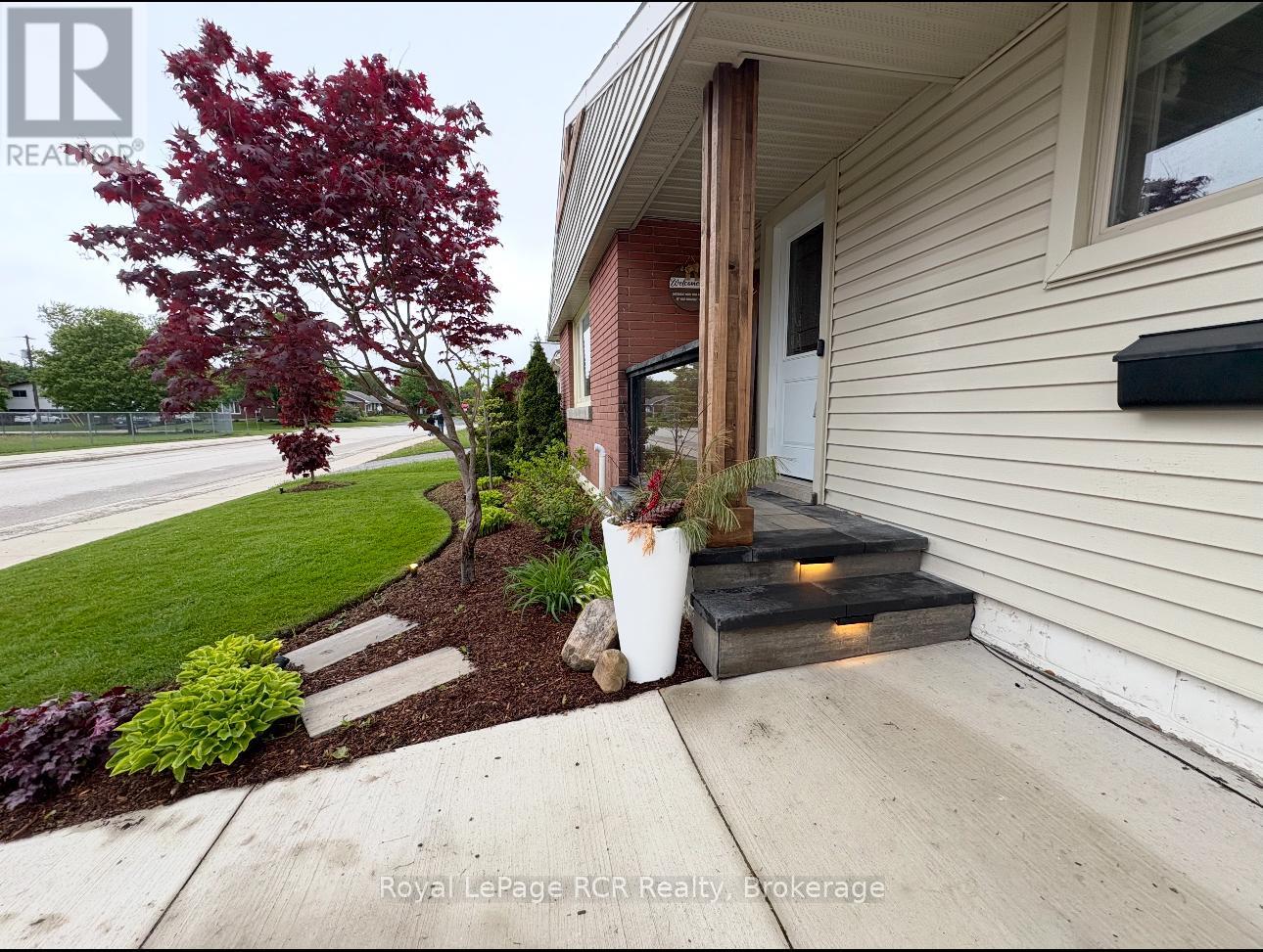 535 13th Street, Hanover, Ontario  N4N 1Y5 - Photo 3 - X12498738