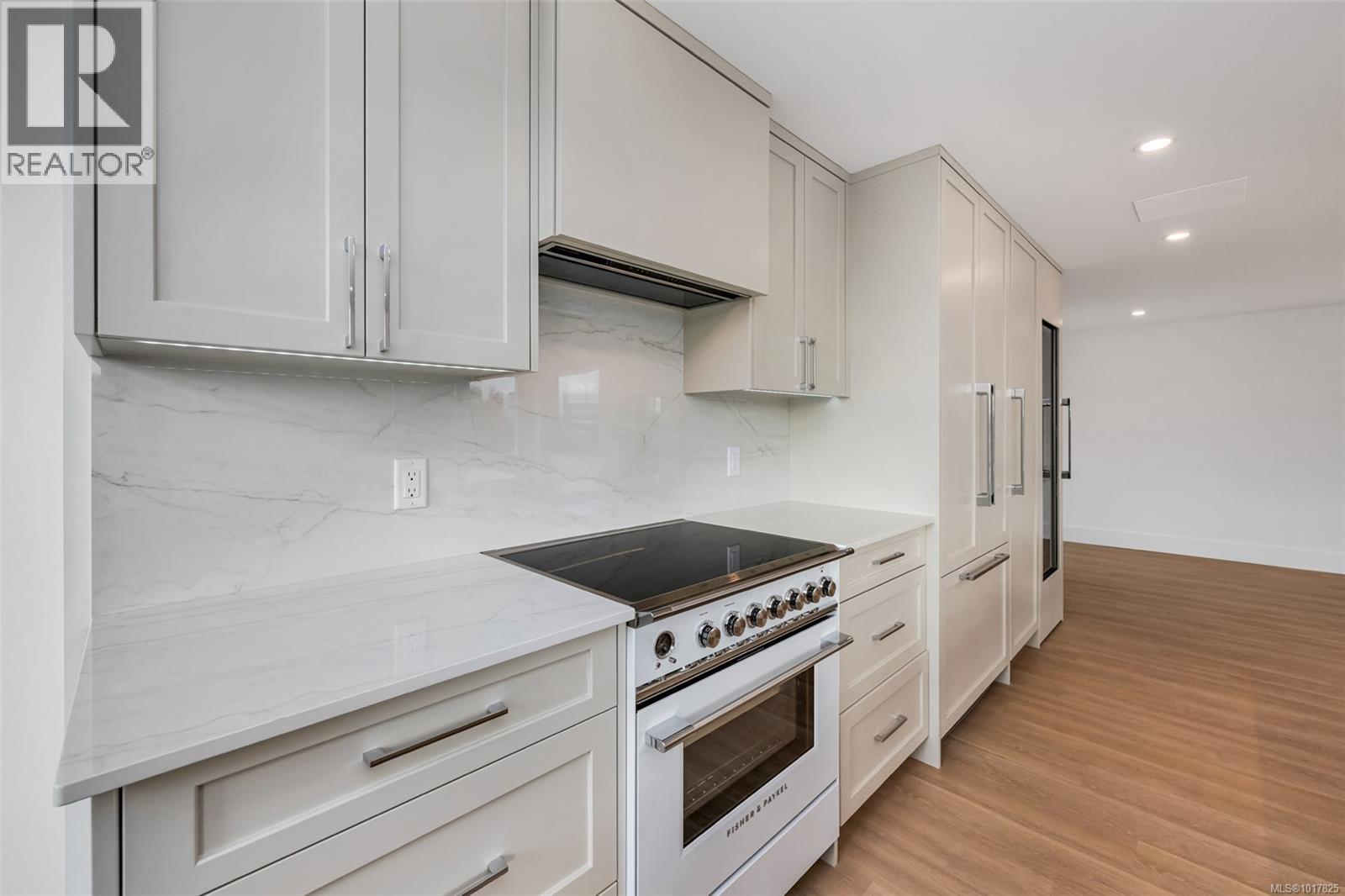 504 630 Montreal St, Victoria, British Columbia  V8V 4Y2 - Photo 8 - 1017825