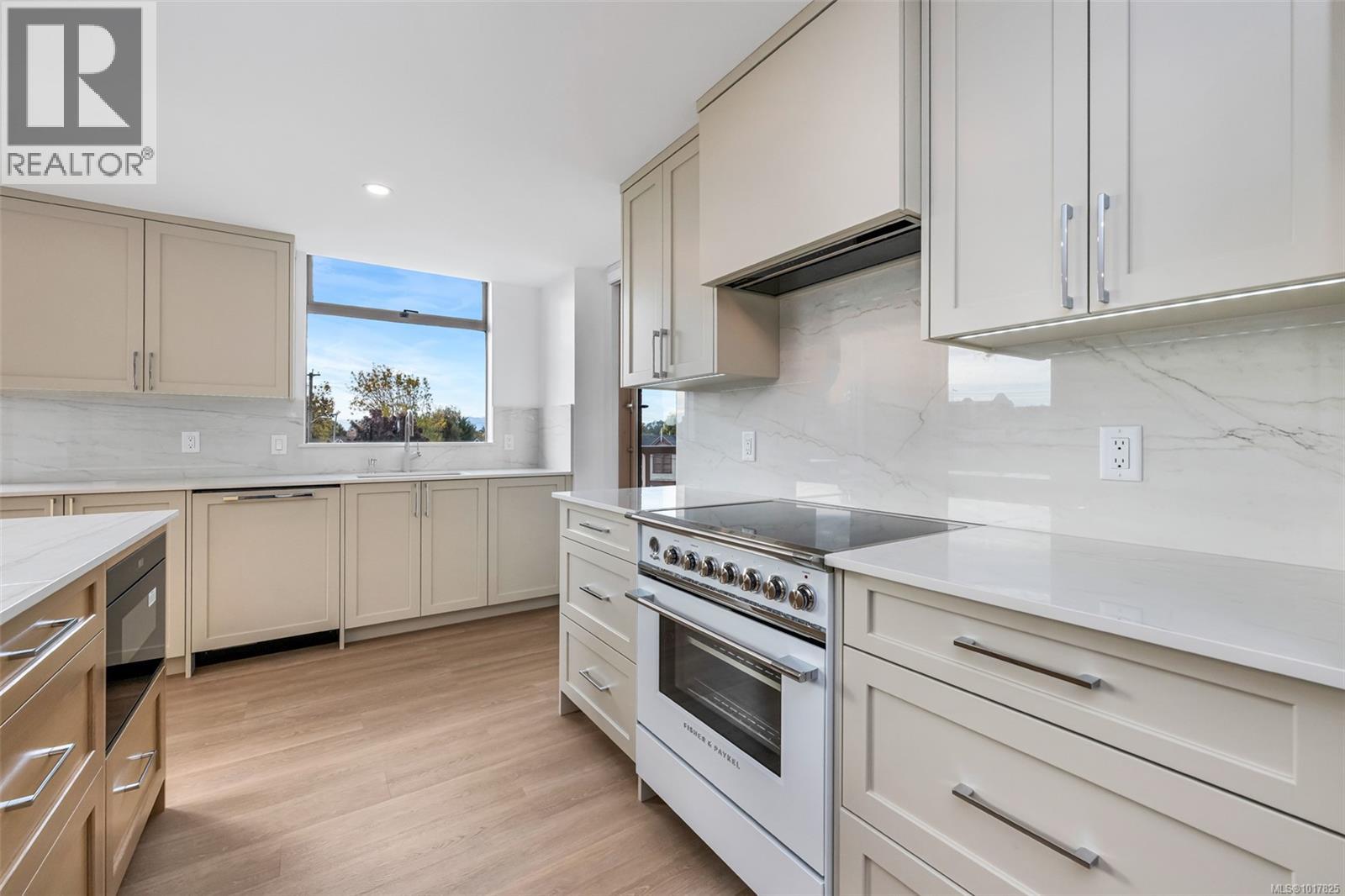 504 630 Montreal St, Victoria, British Columbia  V8V 4Y2 - Photo 11 - 1017825