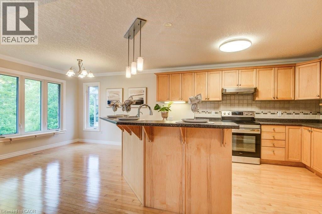 670 Salzburg Drive, Waterloo, Ontario  N2V 2N8 - Photo 10 - 40779457