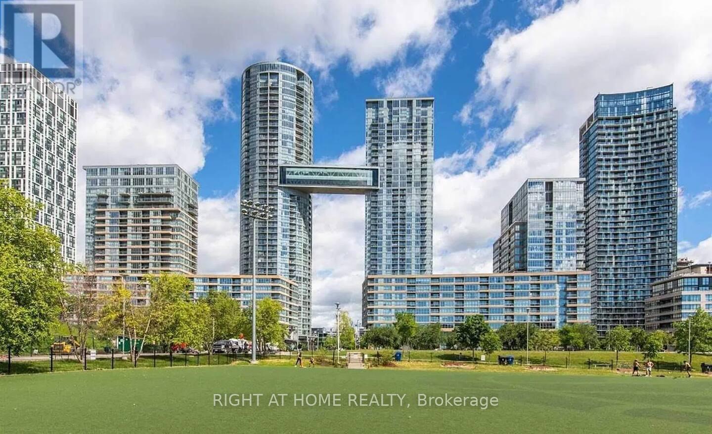 3303 - 15 ICEBOAT TERRACE, Toronto, Ontario