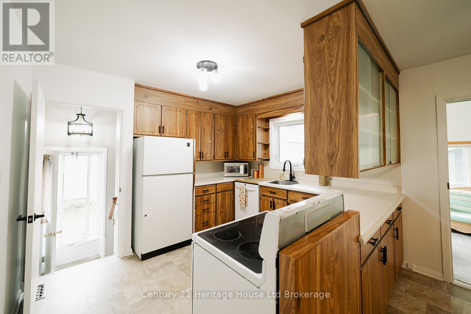 986 Braeside Street, Woodstock (Woodstock - North), Ontario  N4S 4T4 - Photo 10 - X12498878