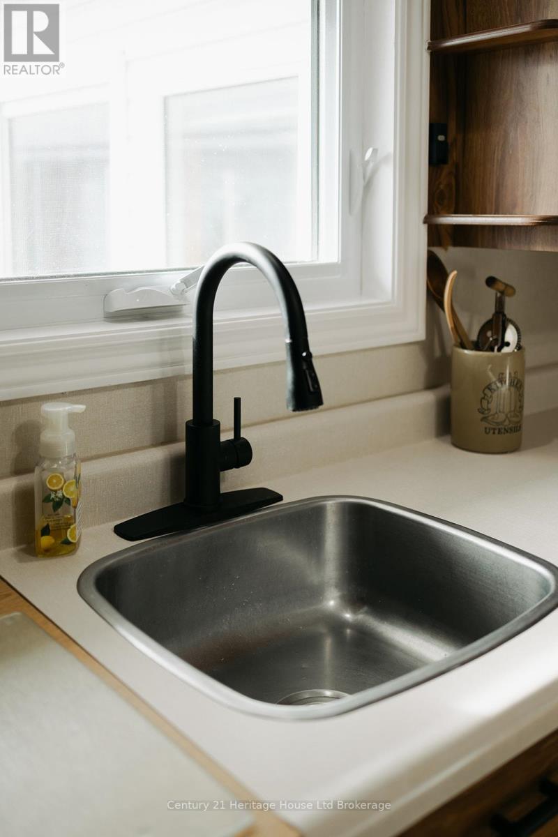 986 Braeside Street, Woodstock (Woodstock - North), Ontario  N4S 4T4 - Photo 12 - X12498878