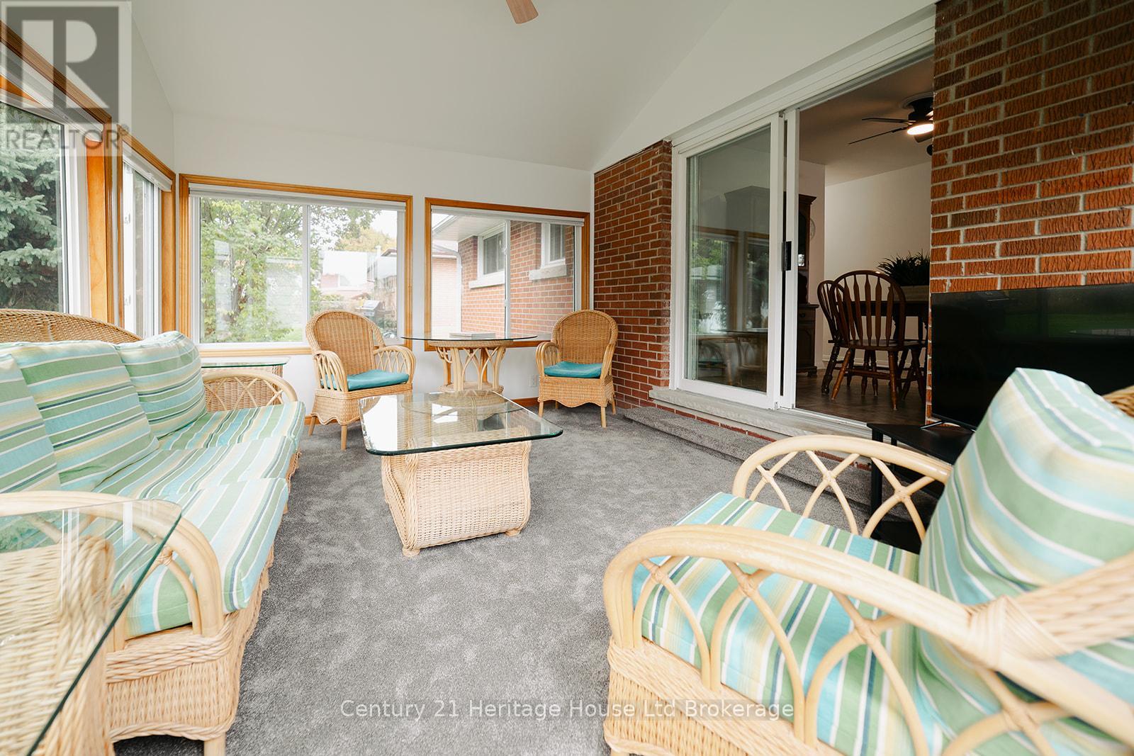 986 Braeside Street, Woodstock (Woodstock - North), Ontario  N4S 4T4 - Photo 22 - X12498878