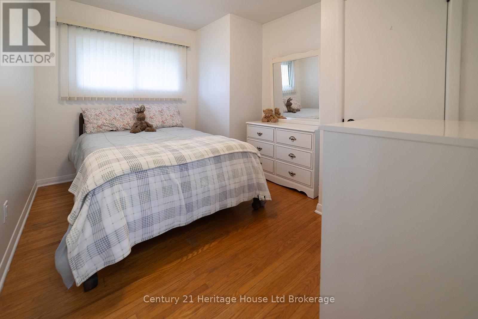 986 Braeside Street, Woodstock (Woodstock - North), Ontario  N4S 4T4 - Photo 28 - X12498878