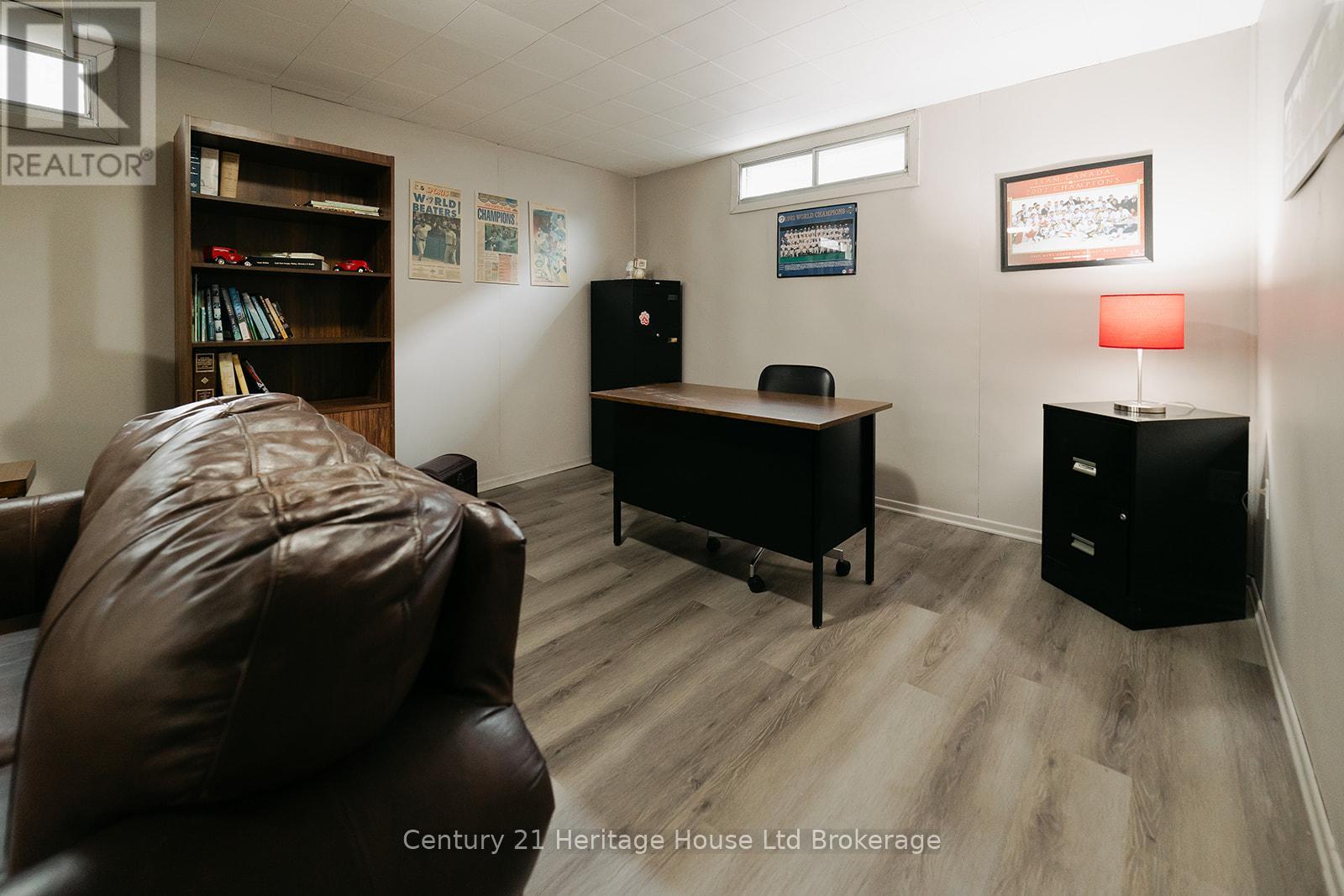 986 Braeside Street, Woodstock (Woodstock - North), Ontario  N4S 4T4 - Photo 32 - X12498878