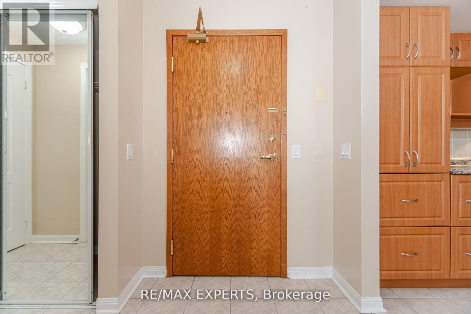 216 - 2502 Rutherford Road, Vaughan, Ontario  L4K 5N6 - Photo 13 - N12498696