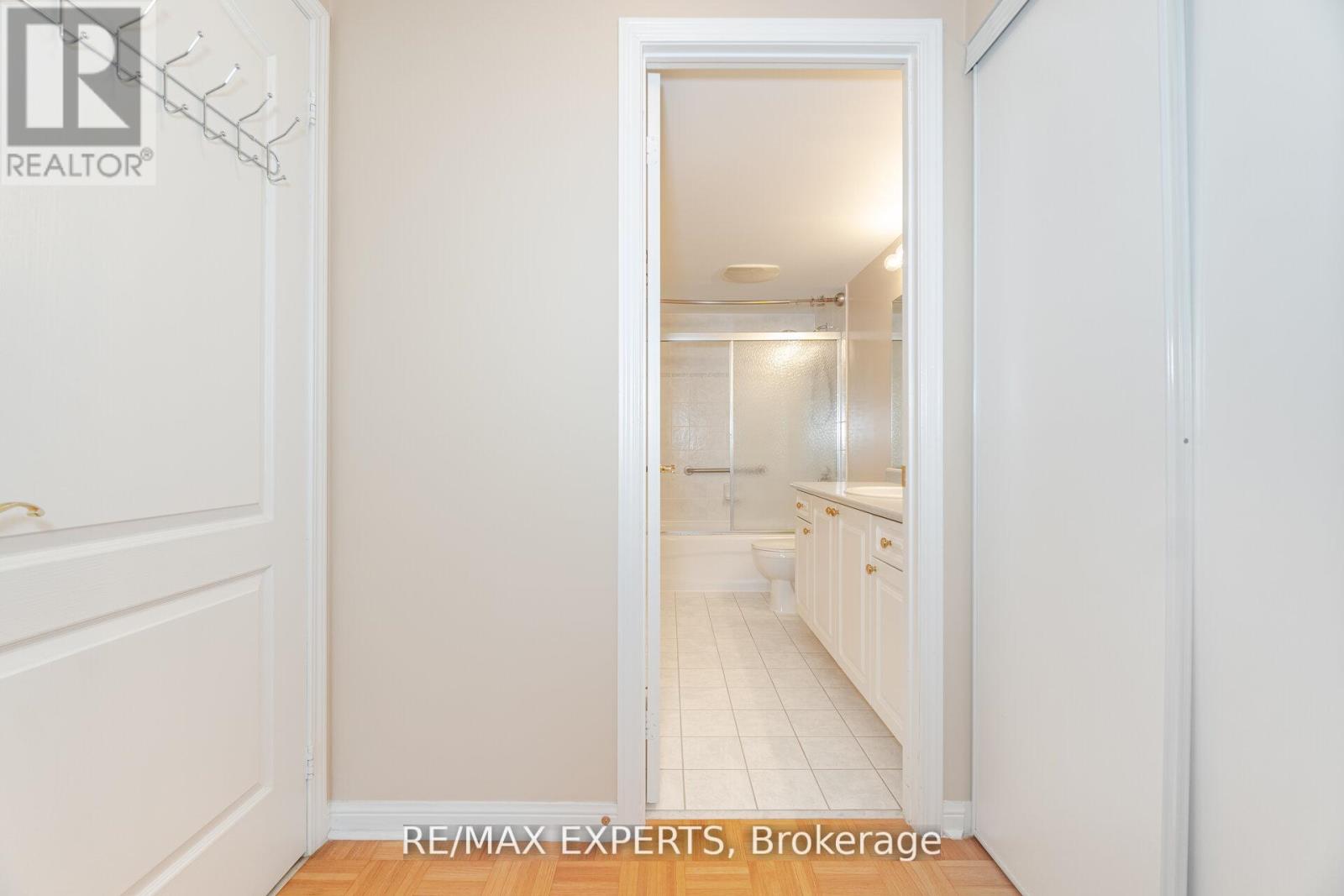 216 - 2502 Rutherford Road, Vaughan, Ontario  L4K 5N6 - Photo 28 - N12498696