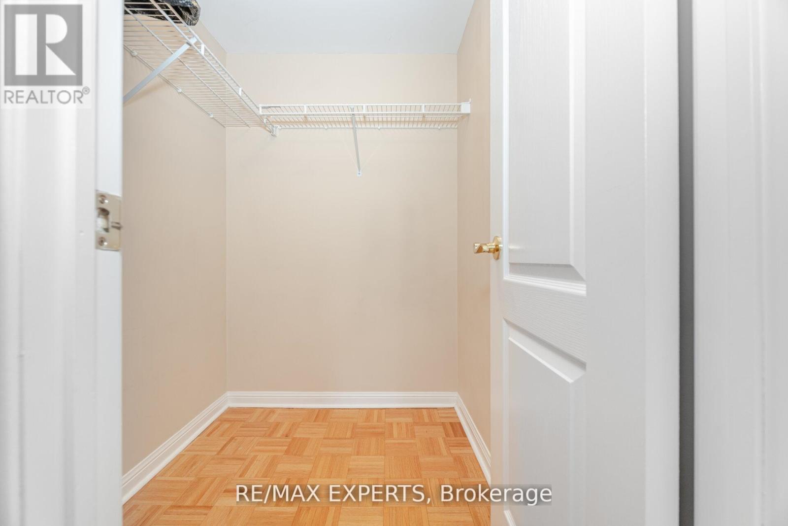 216 - 2502 Rutherford Road, Vaughan, Ontario  L4K 5N6 - Photo 33 - N12498696