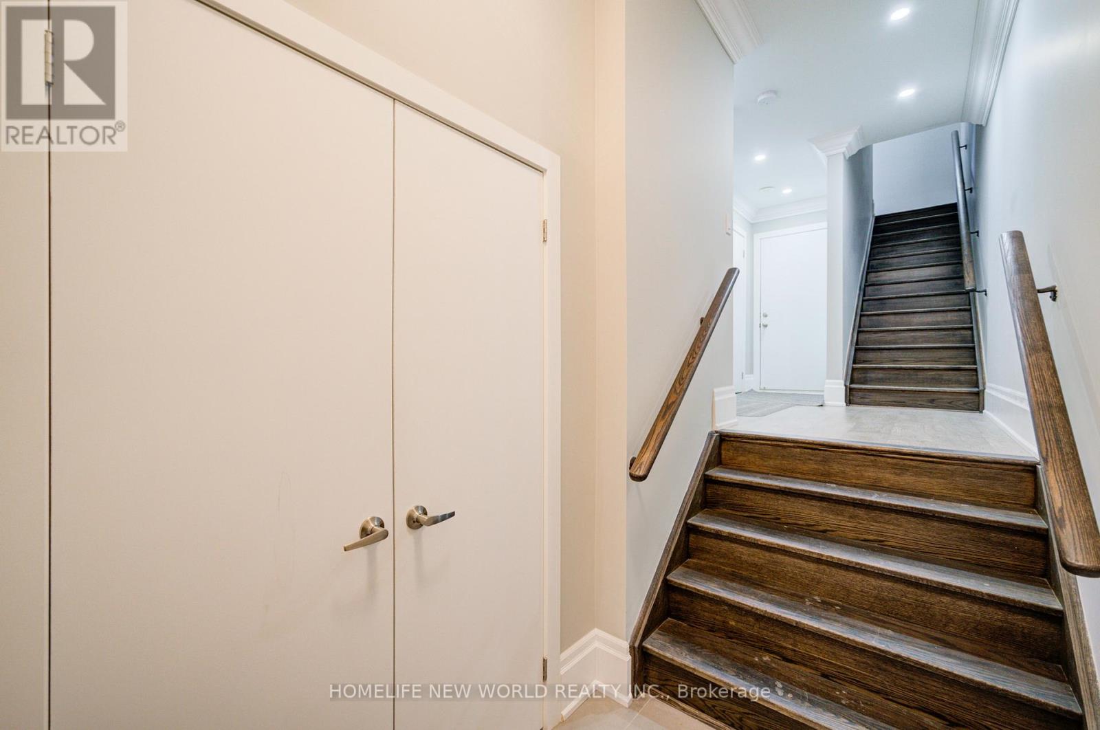 3880 Major Mackenzie Drive, Vaughan (Vellore Village), Ontario  L4H 4R2 - Photo 3 - N12498732