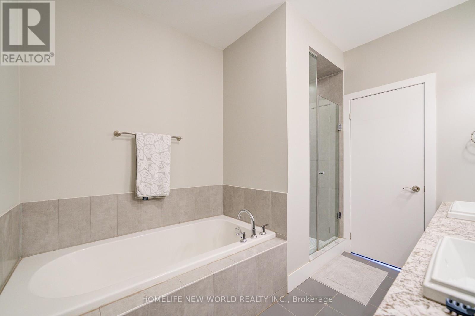 3880 Major Mackenzie Drive, Vaughan (Vellore Village), Ontario  L4H 4R2 - Photo 33 - N12498732