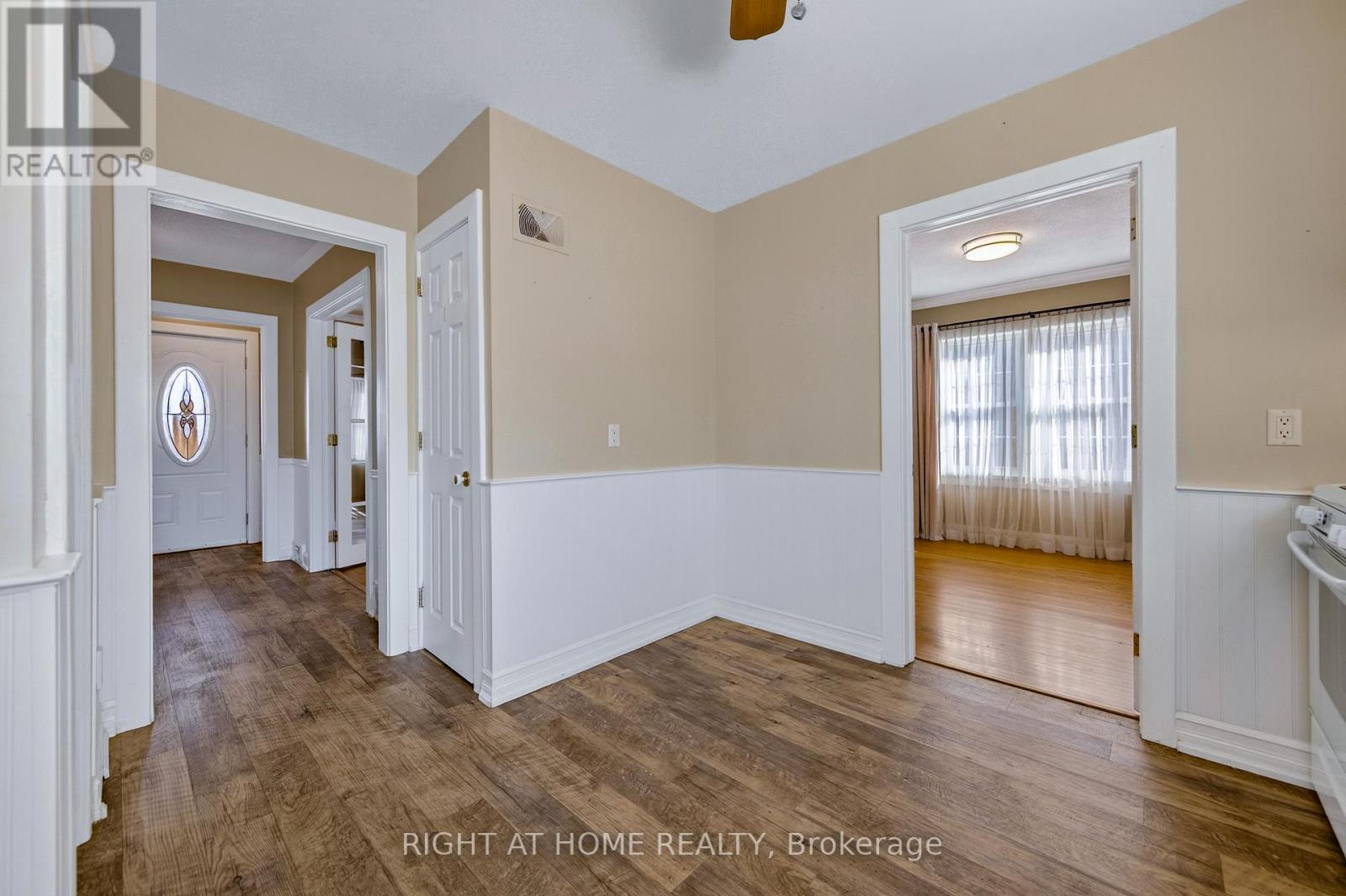 44 Newton Street, Barrie, Ontario  L4M 3N5 - Photo 14 - S12498702