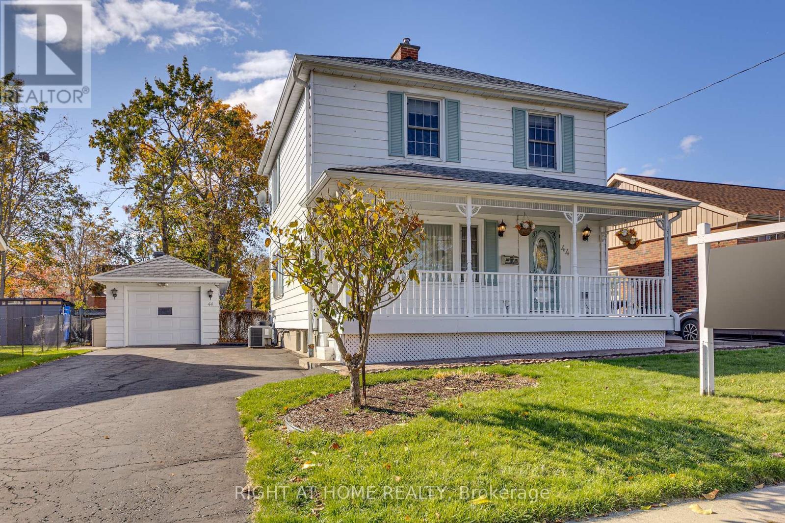 44 Newton Street, Barrie, Ontario  L4M 3N5 - Photo 2 - S12498702