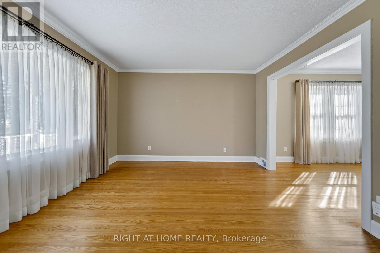 44 Newton Street, Barrie, Ontario  L4M 3N5 - Photo 8 - S12498702