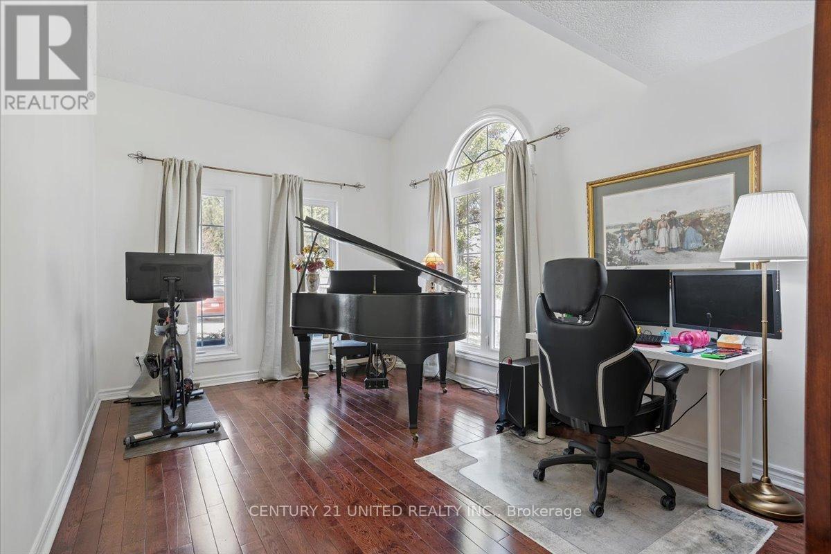 58 - 58 Heathcliffe Square, Brampton (Central Park), Ontario  L6S 5R5 - Photo 11 - W12498824