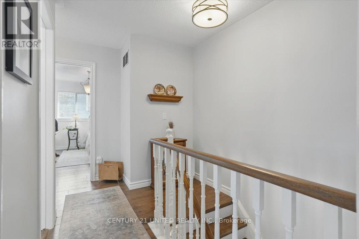 58 - 58 Heathcliffe Square, Brampton (Central Park), Ontario  L6S 5R5 - Photo 20 - W12498824