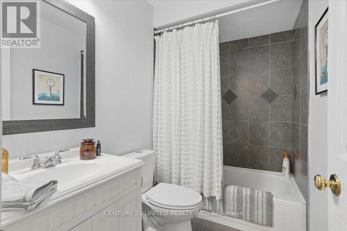 58 - 58 Heathcliffe Square, Brampton (Central Park), Ontario  L6S 5R5 - Photo 31 - W12498824