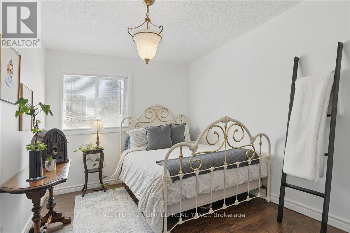 58 - 58 Heathcliffe Square, Brampton (Central Park), Ontario  L6S 5R5 - Photo 32 - W12498824