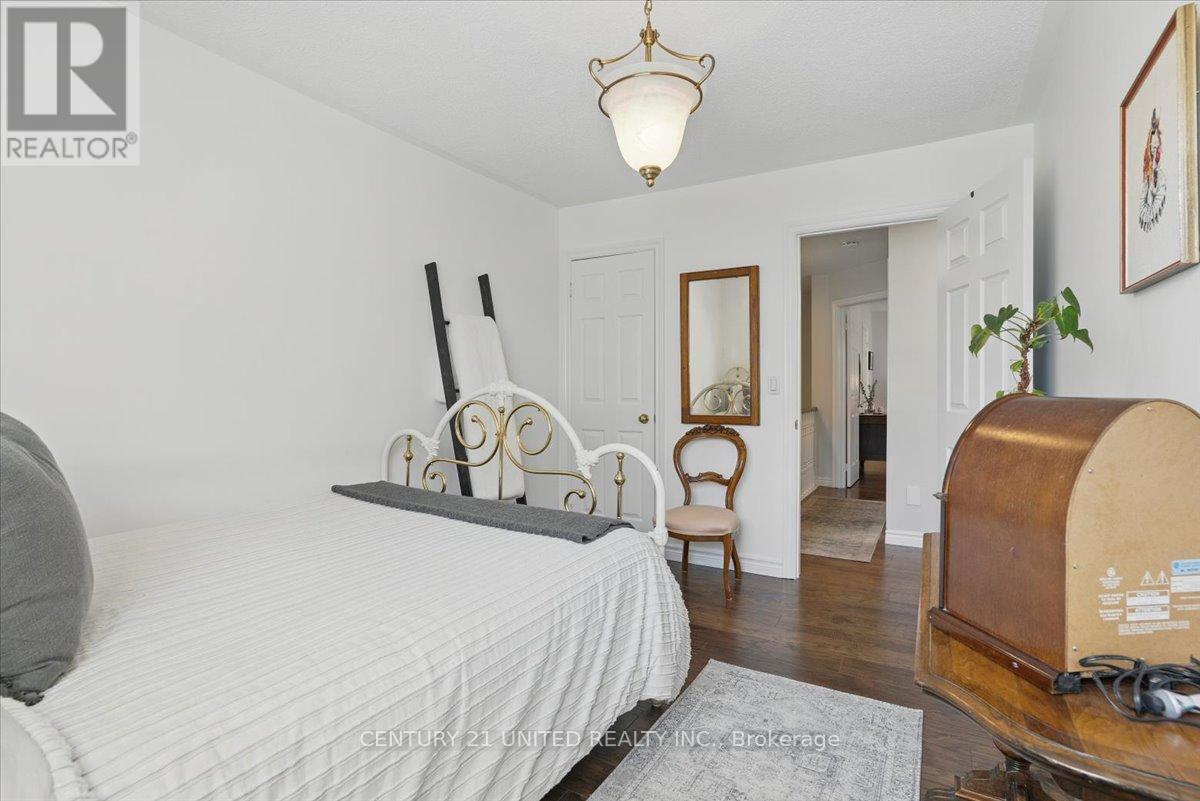 58 - 58 Heathcliffe Square, Brampton (Central Park), Ontario  L6S 5R5 - Photo 33 - W12498824