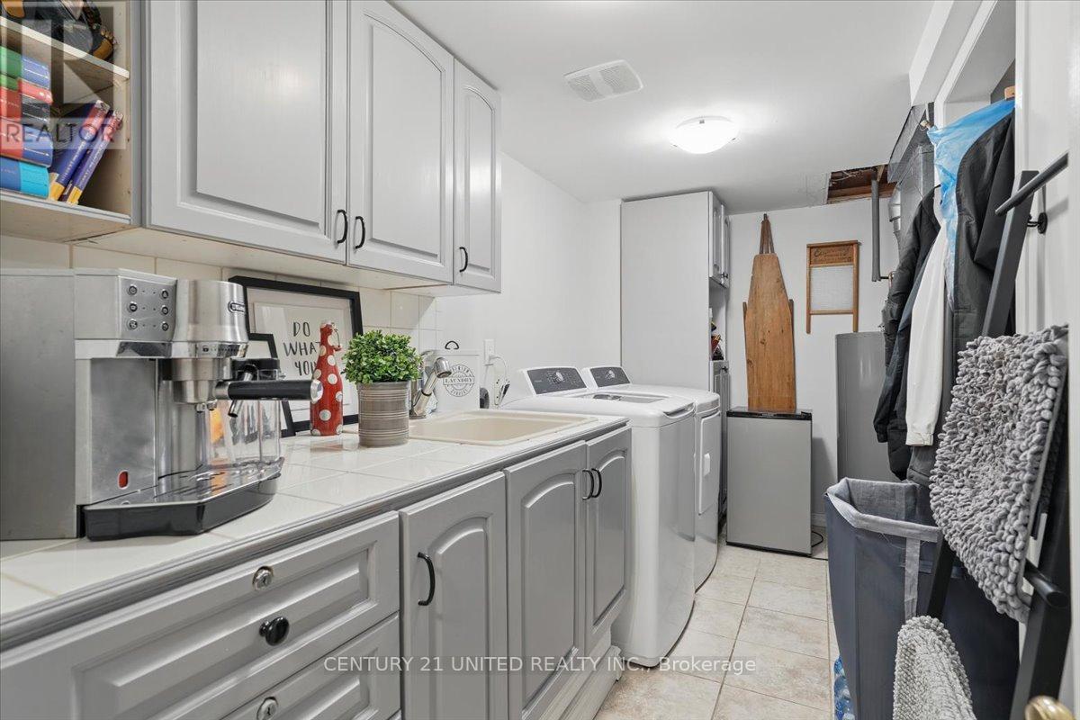 58 - 58 Heathcliffe Square, Brampton (Central Park), Ontario  L6S 5R5 - Photo 38 - W12498824