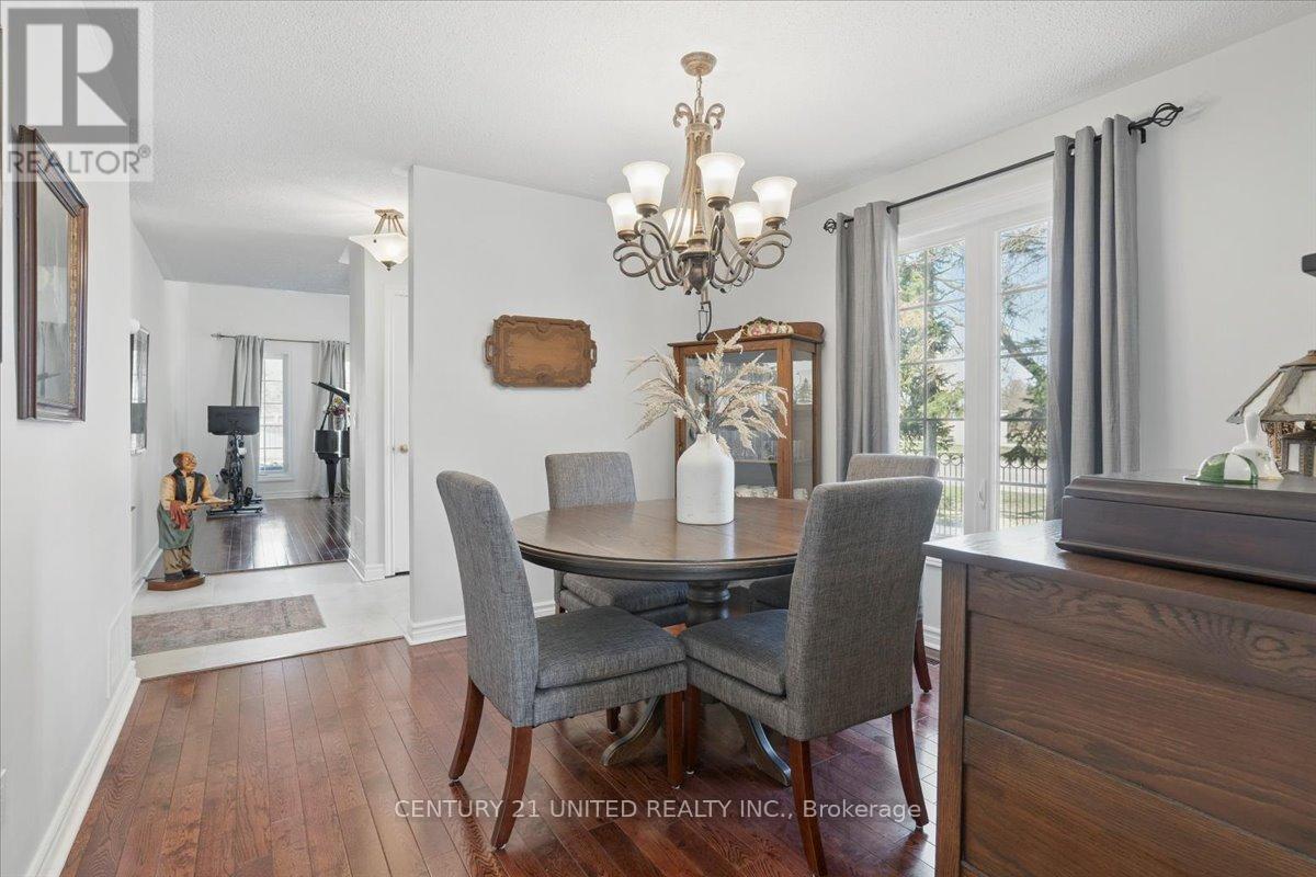 58 - 58 Heathcliffe Square, Brampton (Central Park), Ontario  L6S 5R5 - Photo 8 - W12498824