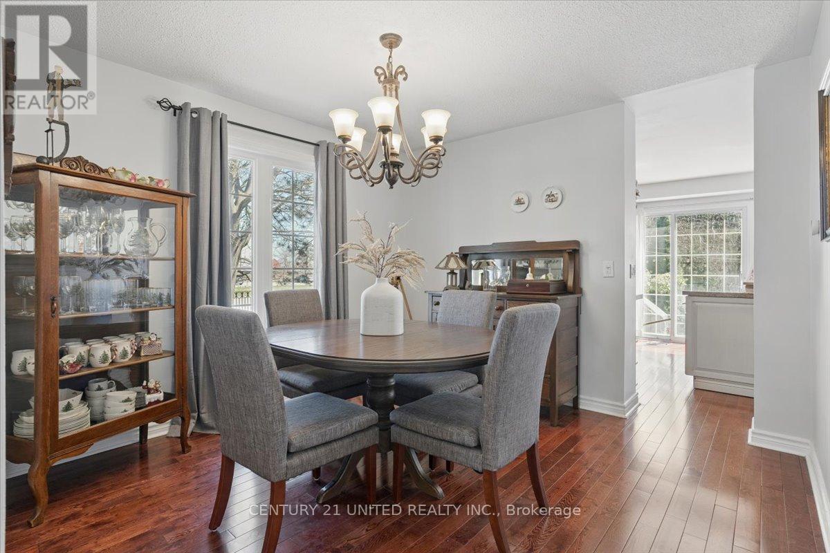 58 - 58 Heathcliffe Square, Brampton (Central Park), Ontario  L6S 5R5 - Photo 9 - W12498824