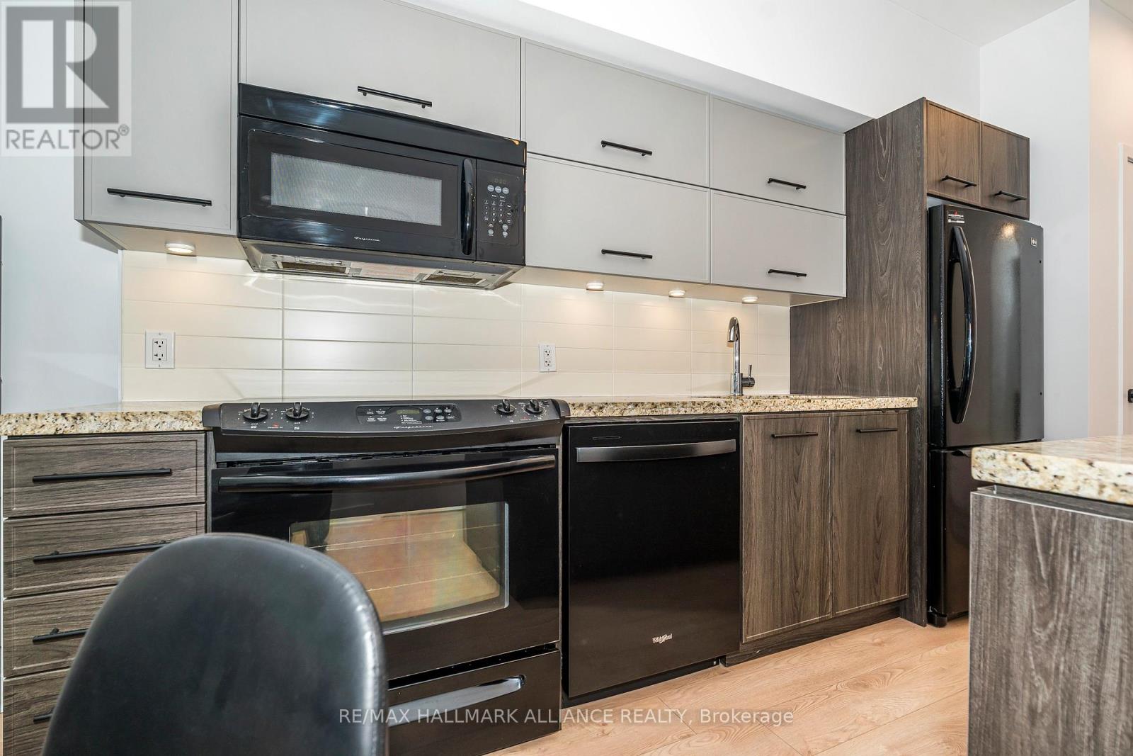 1015 - 21 Nelson Street, Toronto, Ontario  M5V 3H9 - Photo 12 - C12494956