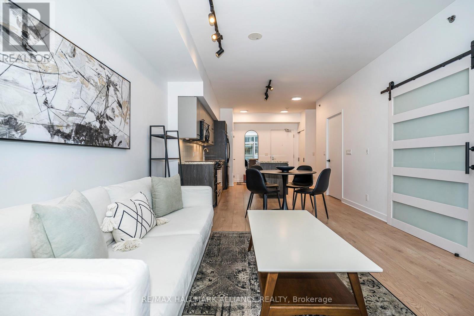 1015 - 21 Nelson Street, Toronto, Ontario  M5V 3H9 - Photo 18 - C12494956