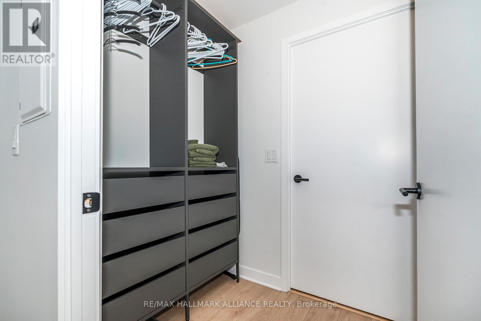 1015 - 21 Nelson Street, Toronto, Ontario  M5V 3H9 - Photo 33 - C12494956