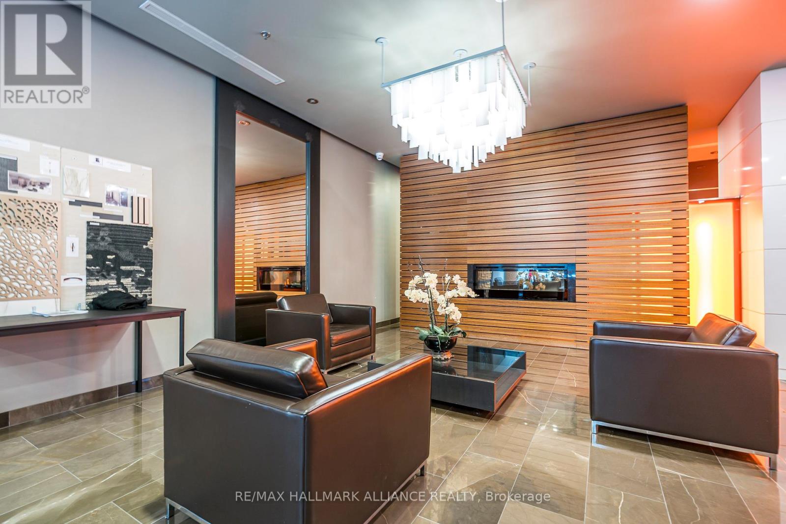 1015 - 21 Nelson Street, Toronto, Ontario  M5V 3H9 - Photo 3 - C12494956