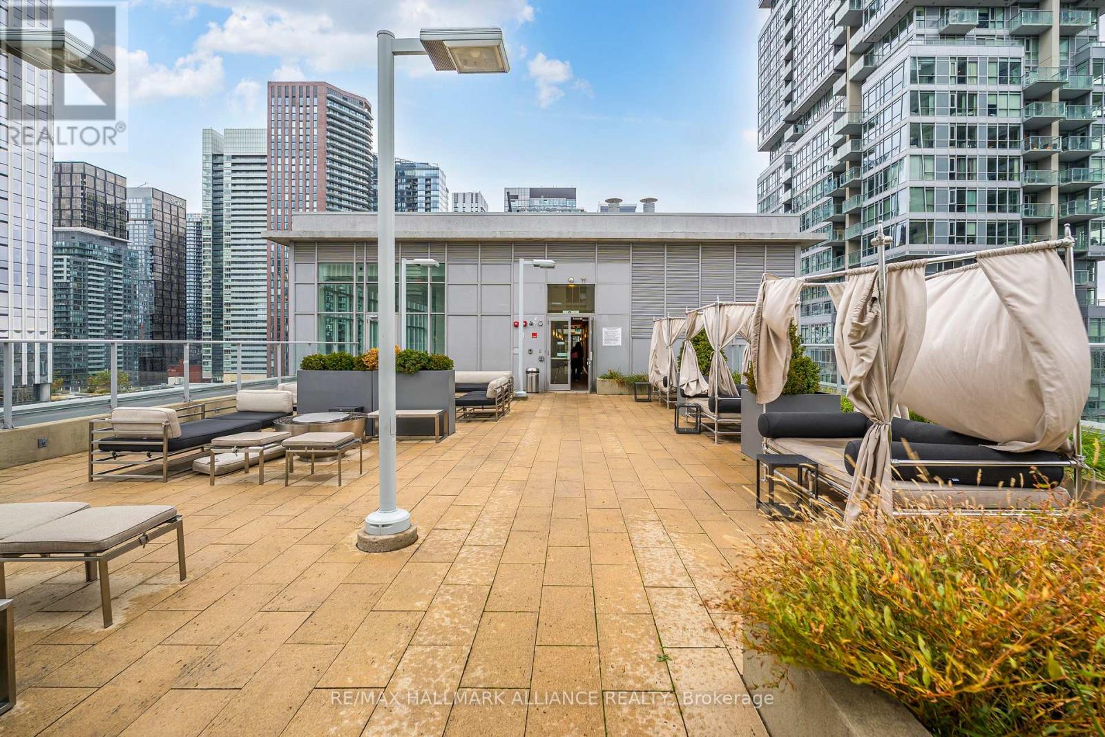 1015 - 21 Nelson Street, Toronto, Ontario  M5V 3H9 - Photo 37 - C12494956