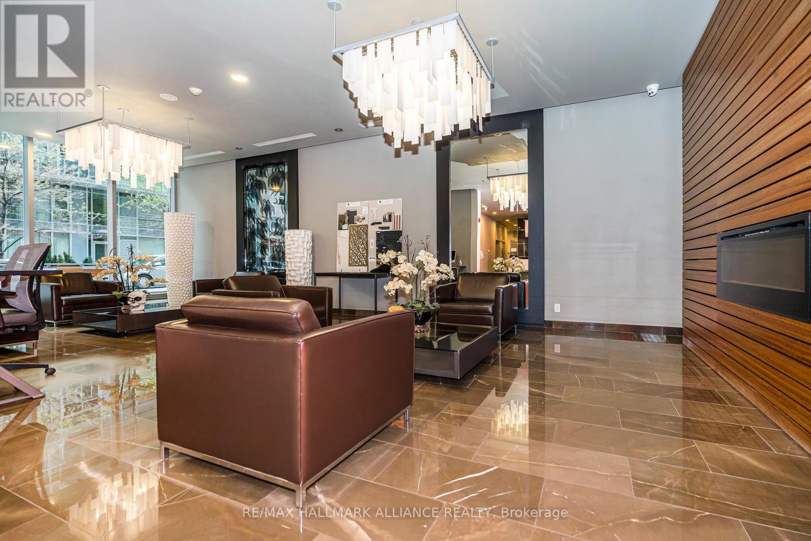 1015 - 21 Nelson Street, Toronto, Ontario  M5V 3H9 - Photo 44 - C12494956