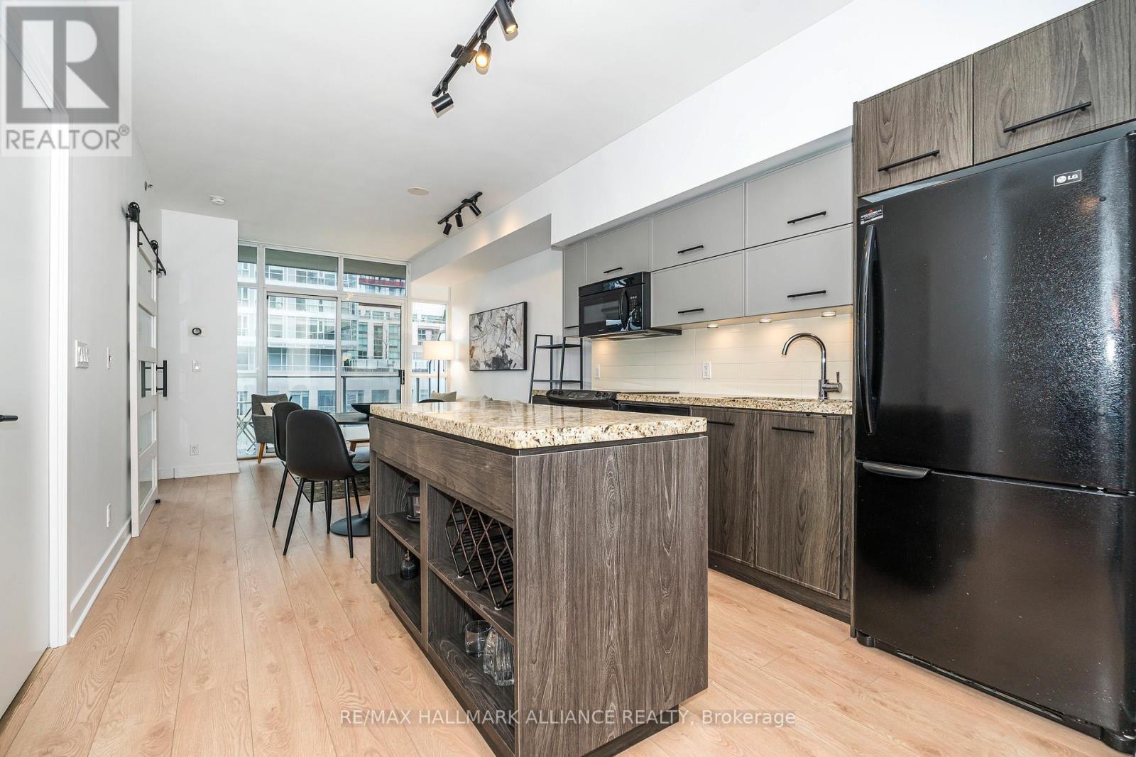 1015 - 21 Nelson Street, Toronto, Ontario  M5V 3H9 - Photo 7 - C12494956