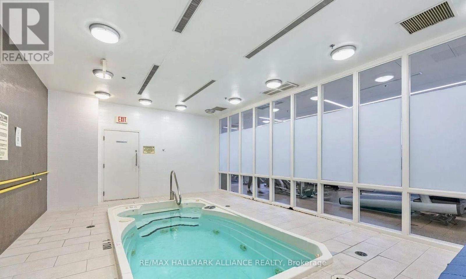 1015 - 21 Nelson Street, Toronto, Ontario  M5V 3H9 - Photo 46 - C12494956