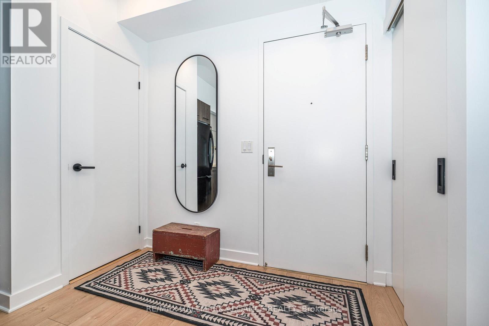 1015 - 21 Nelson Street, Toronto, Ontario  M5V 3H9 - Photo 5 - C12494956